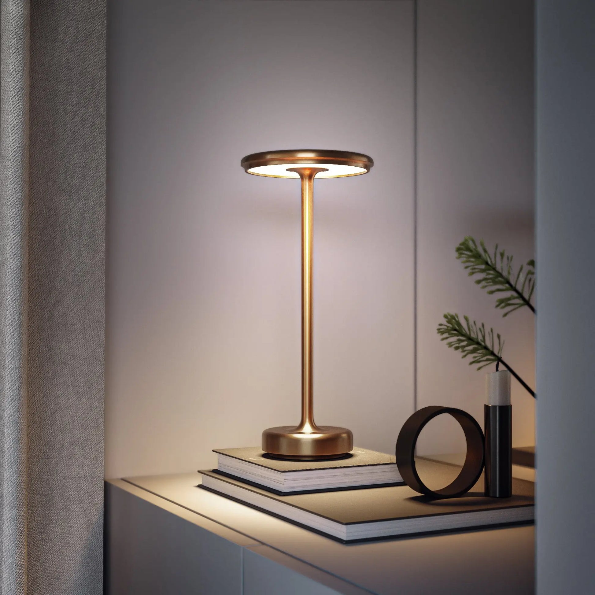 TouchLicht™ – Modern table lamp with touch technology