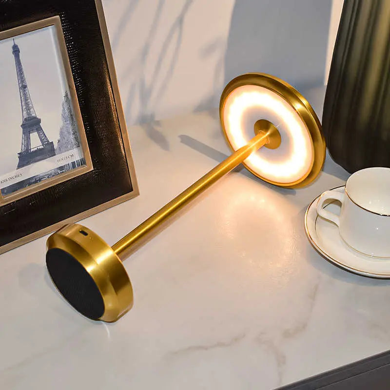 TouchLicht™ – Modern table lamp with touch technology